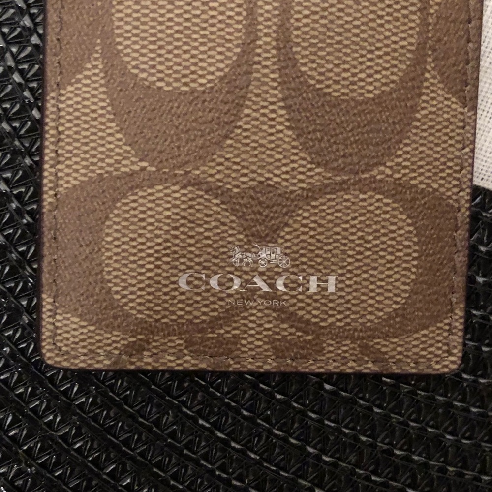 🆕  Coach Signature Petal Pink ID Badge Lanyard - Picture 5 of 8